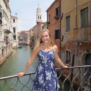 Meet your Posher, Emily